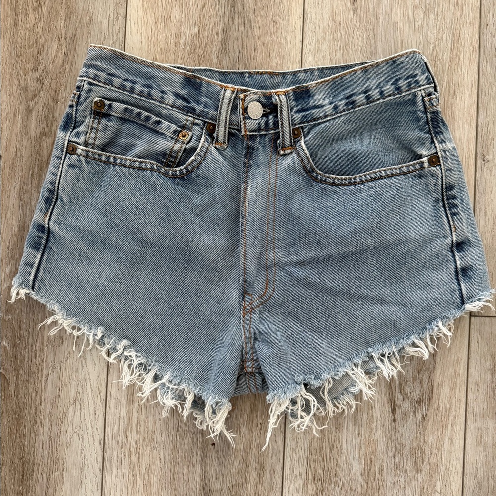 Vintage Levi denim shorts size 25 / 26